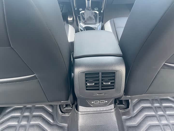 Volkswagen T-Roc, 2023 — фото 11 из 12