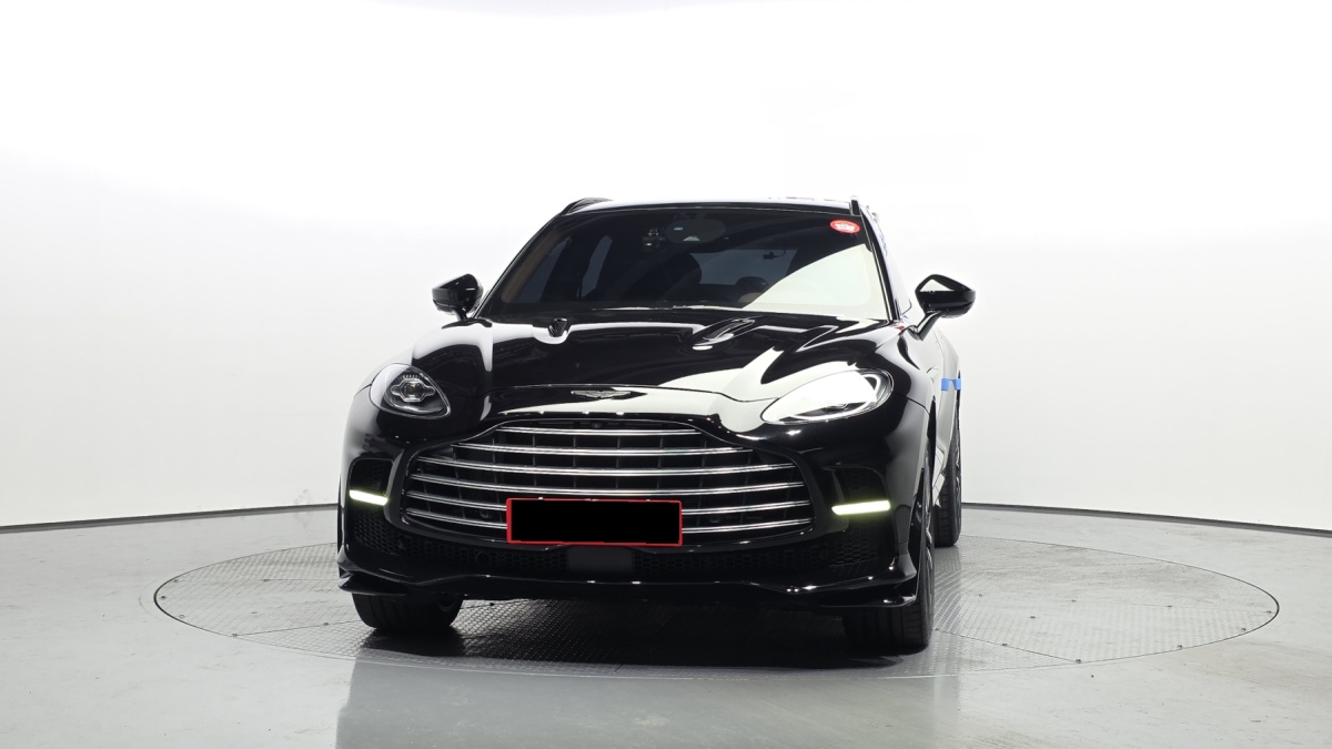 Aston Martin DBX, 2023 — фото 3 из 12