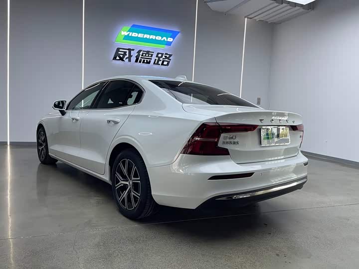 Volvo S60, 2025 — фото 3 из 9