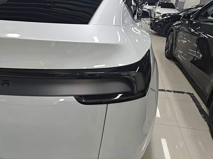 Tesla Model Y, 2025 — фото 8 из 9