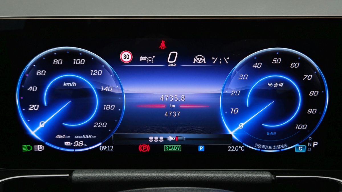 Mercedes-Benz EQA, 2025 — фото 8 из 12