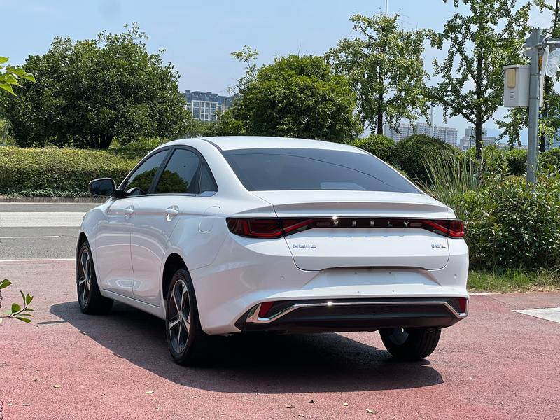 Geely Emgrand L, 2021 — фото 4 из 12