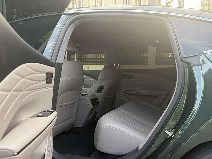 Geely Galaxy Starshine 8 EM-i, 2025 — фото 6 из 9