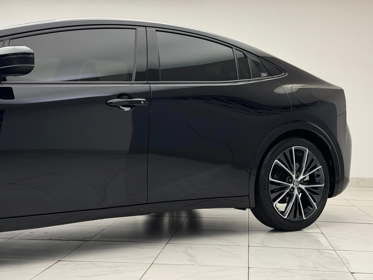 Toyota Prius, 2025 — фото 5 из 10