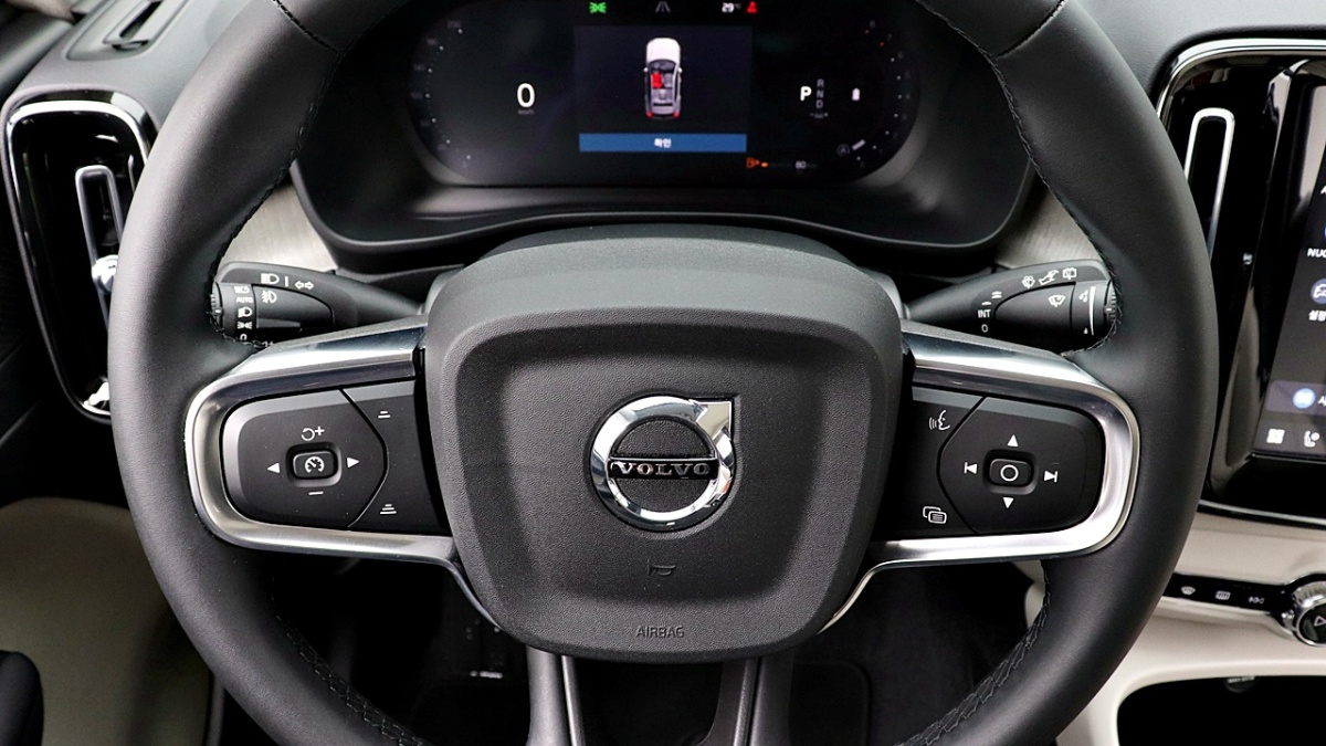 Volvo XC40, 2024 — фото 12 из 12