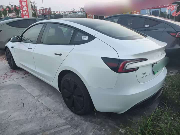 Tesla Model 3, 2025 — фото 9 из 9