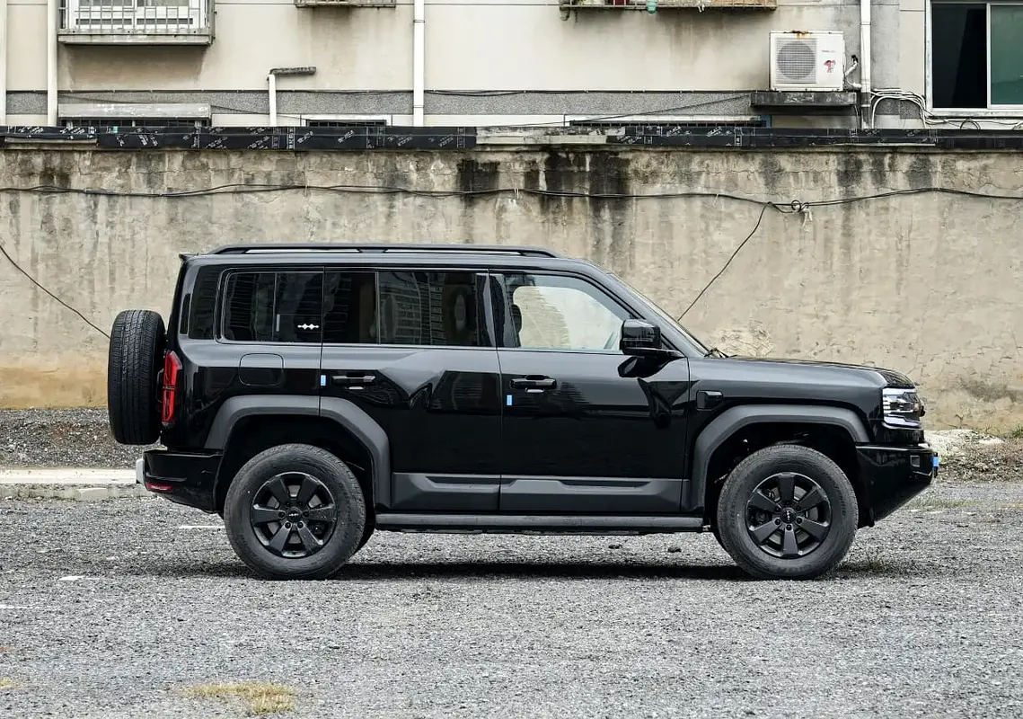 BYD Leopard 5, 2026 — фото 8 из 10