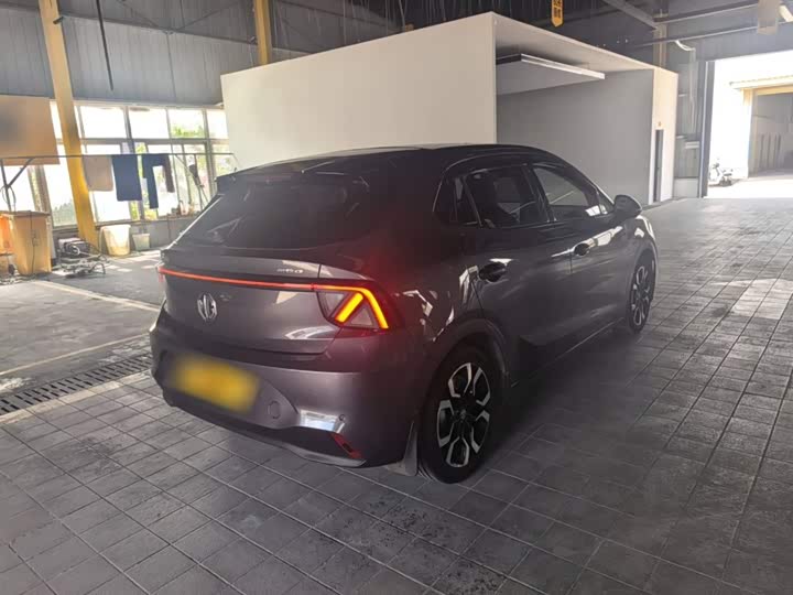 MG Motor 4 EV, 2025 — фото 7 из 9