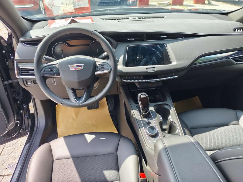 Cadillac XT4, 2023 — фото 6 из 9