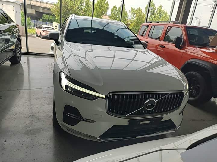 Volvo XC60, 2022 — фото 3 из 9