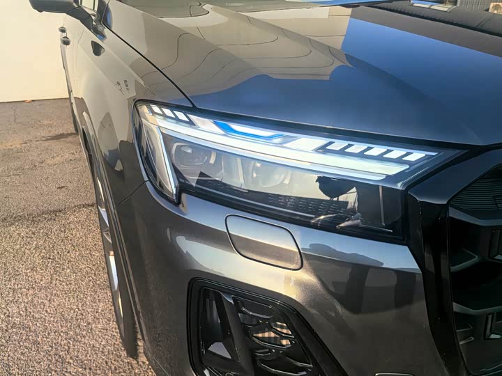 Audi SQ7, 2024 — фото 6 из 9