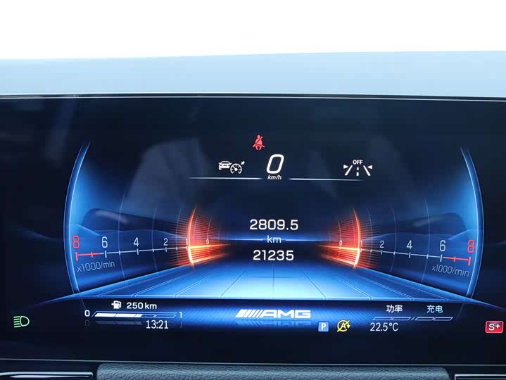 Mercedes-Benz GLA-Class AMG, 2025 — фото 9 из 9