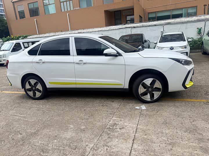 Dongfeng Aeolus E70, 2023 — фото 5 из 9