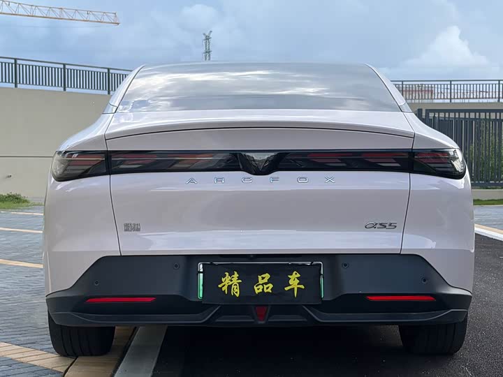 BAIC Arcfox Alpha S5, 2025 — фото 8 из 9