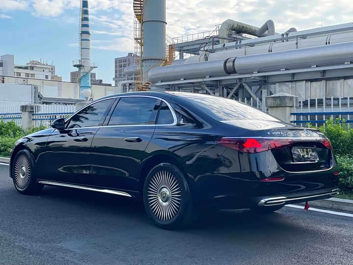 Mercedes-Benz E-Class, 2025 — фото 9 из 9