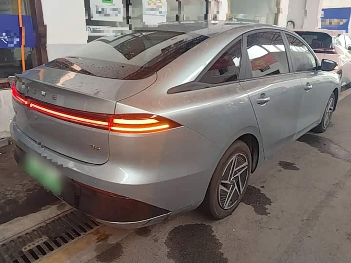 Roewe D6, 2025 — фото 7 из 9