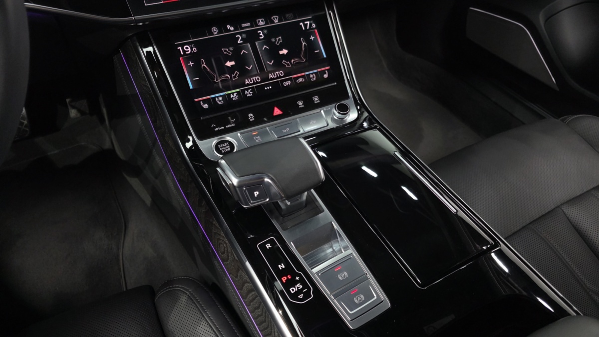 Audi A8, 2023 — фото 9 из 12