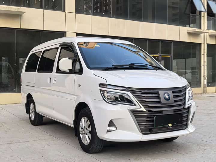 Dongfeng Forthing Lingzhi M5 EV, 2022 — фото 3 из 9