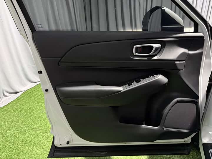 Honda Vezel, 2022 — фото 8 из 9