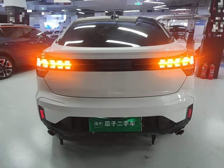 Lynk & Co 05 EM-P Hybrid, 2023 — фото 6 из 9