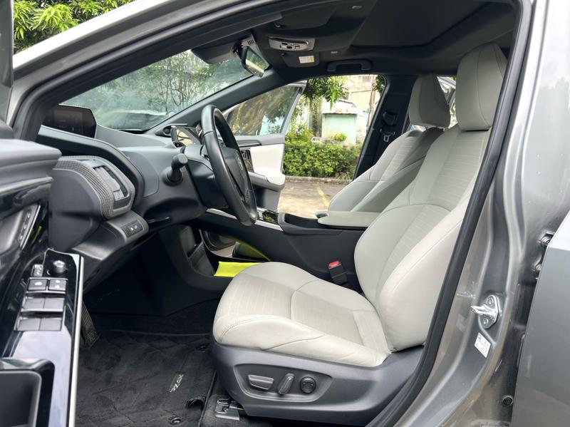 Toyota bZ4X Platinum, 2024 — фото 9 из 11
