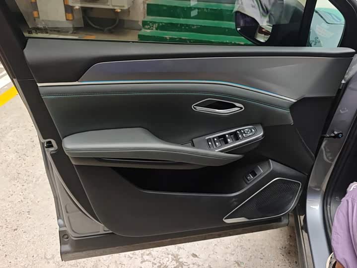 BYD Song L DM-i Hybrid, 2024 — фото 7 из 9