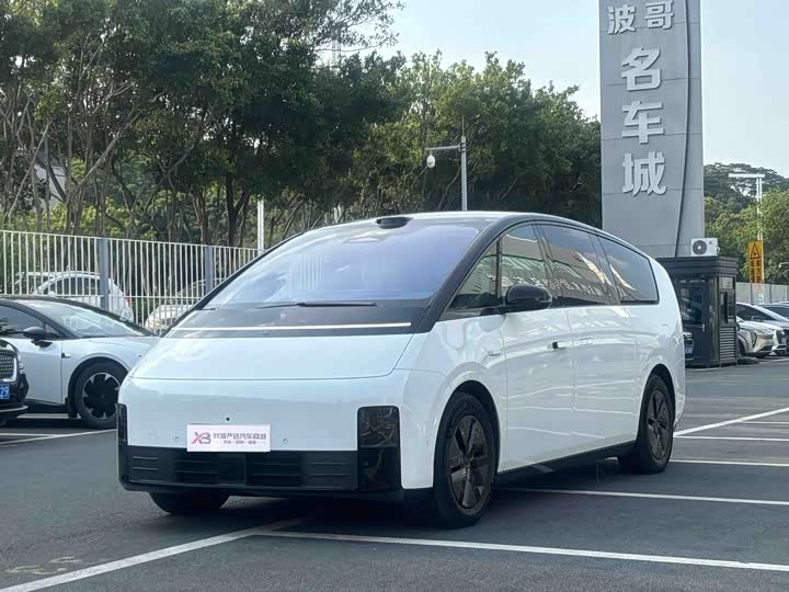 LiXiang Mega, 2025 — купить в Ульяновске под ключ