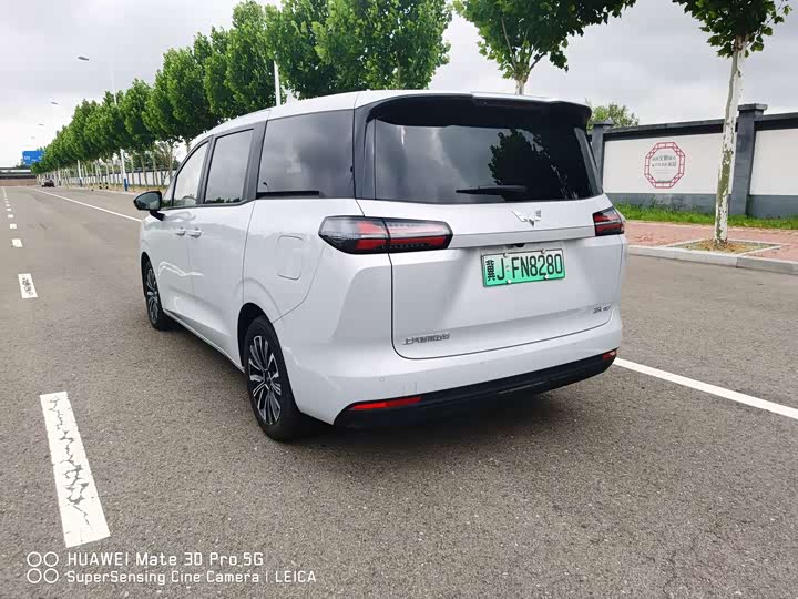 Wuling Starlight 730 Hybrid/EV, 2025 — фото 4 из 9