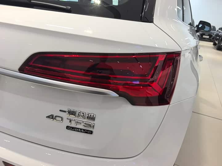 Audi Q5L, 2024 — фото 8 из 9