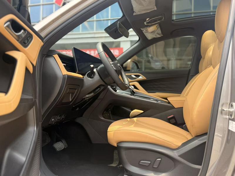 Roewe RX5 Hybrid, 2023 — фото 9 из 12