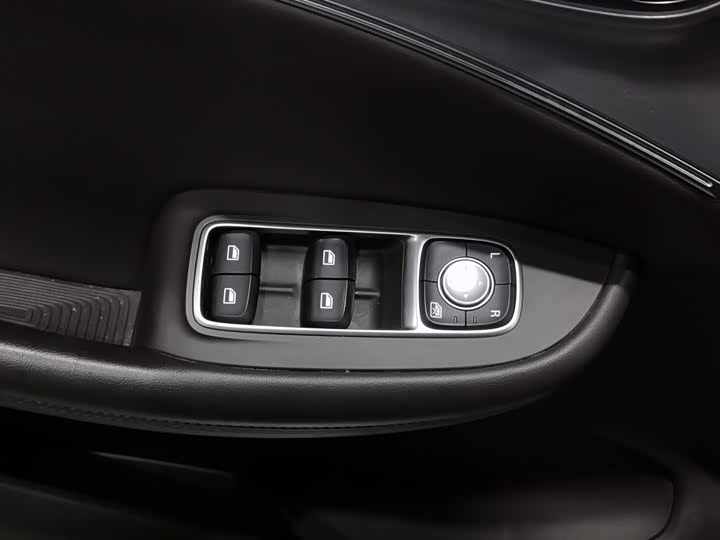 Roewe iMax 8, 2025 — фото 9 из 9