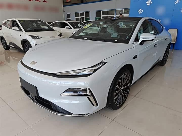 Geely Galaxy Starshine 8 EM-i, 2026 — купить в Москве под ключ