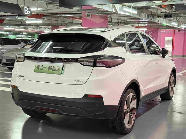 Geely Geometry M6, 2023 — фото 6 из 9