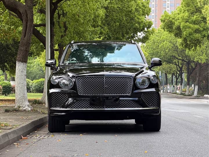 Bentley Bentayga, 2022 — фото 2 из 9