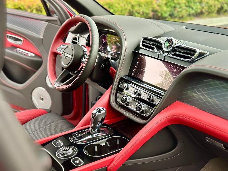Bentley Bentayga, 2022 — фото 7 из 10
