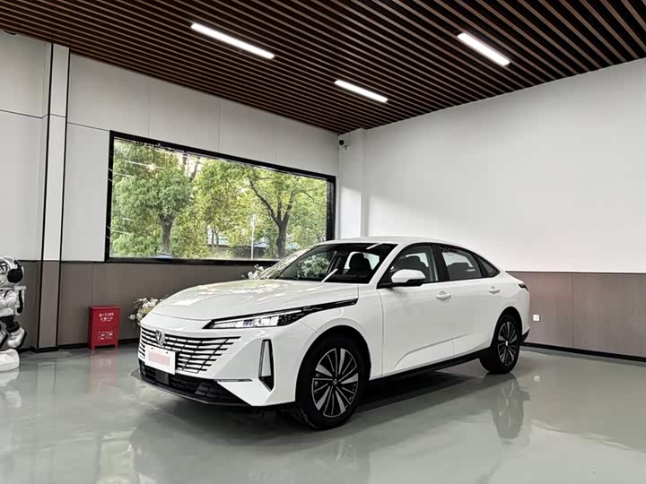 Changan Eado EV, 2025 — фото 2 из 9