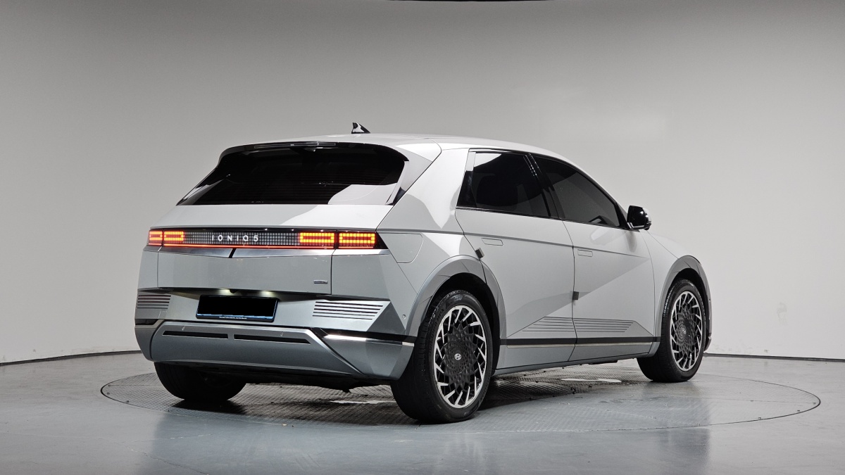 Hyundai Ioniq 5, 2022 — фото 2 из 12