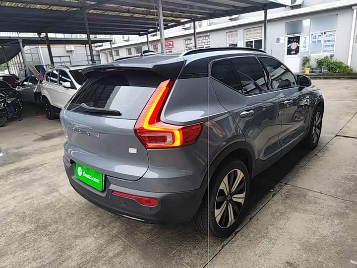 Volvo XC40 EV, 2022 — фото 7 из 9