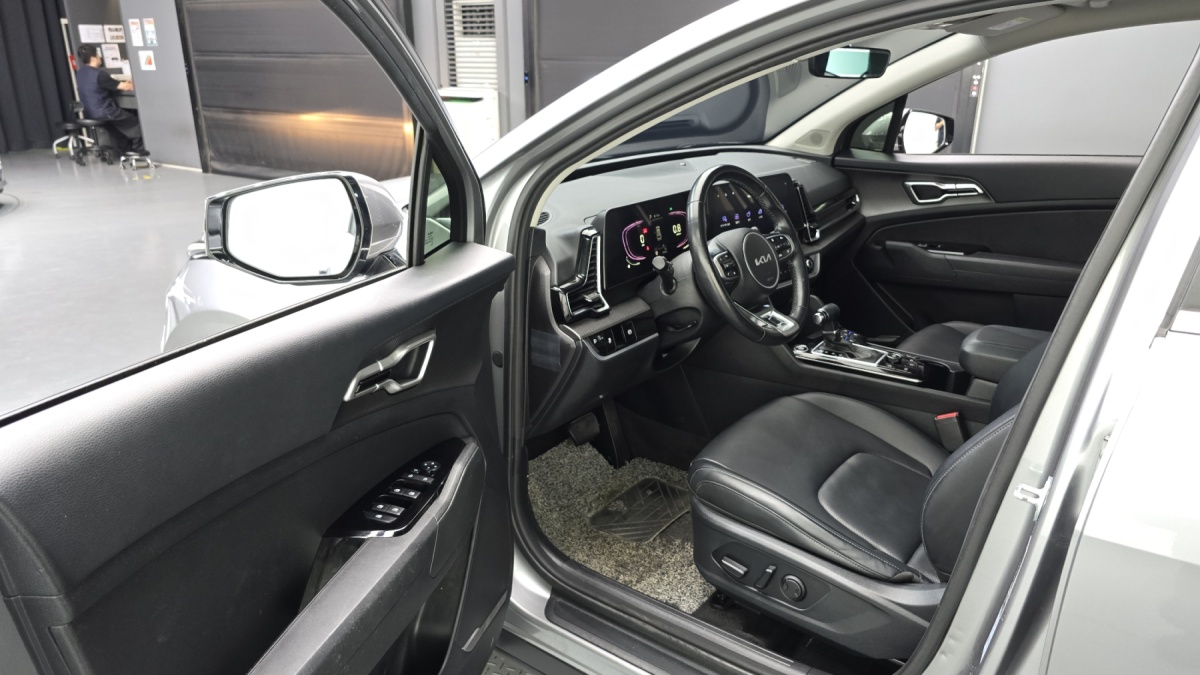 Kia Sportage, 2023 — фото 9 из 12