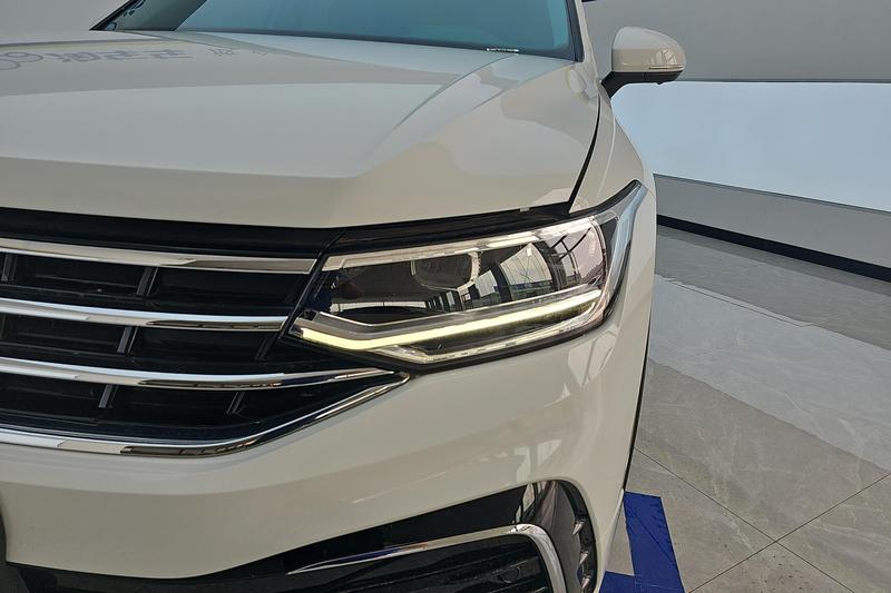 Volkswagen Tiguan L Pro, 2023 — фото 4 из 12