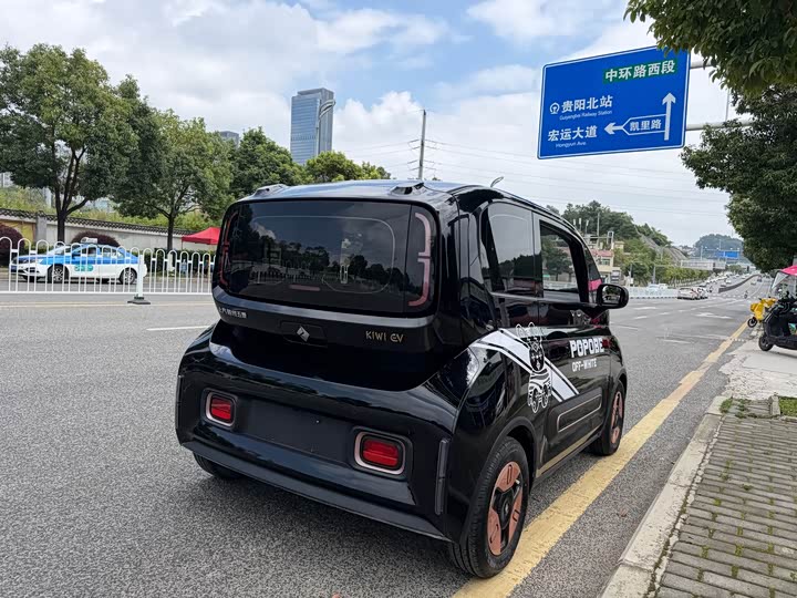 Baojun KiWi EV, 2022 — фото 4 из 9