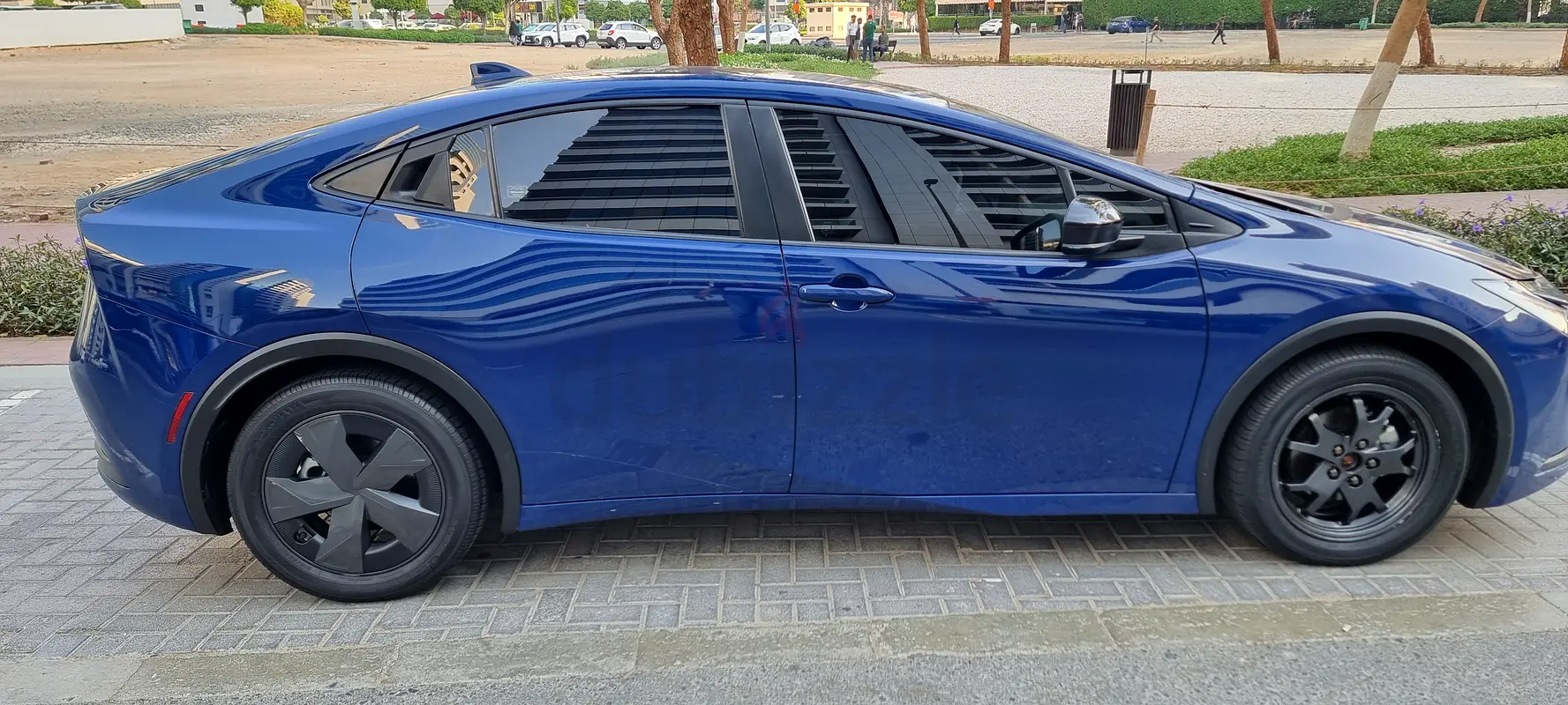Toyota Prius, 2023 — фото 2 из 8