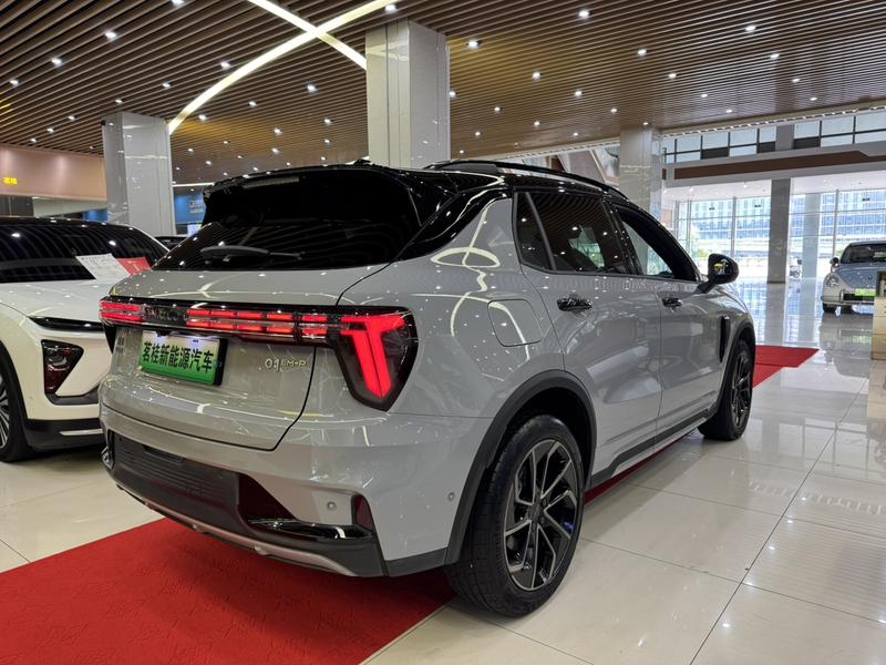 Lynk & Co 01 EM-P Hybrid, 2022 — фото 6 из 12