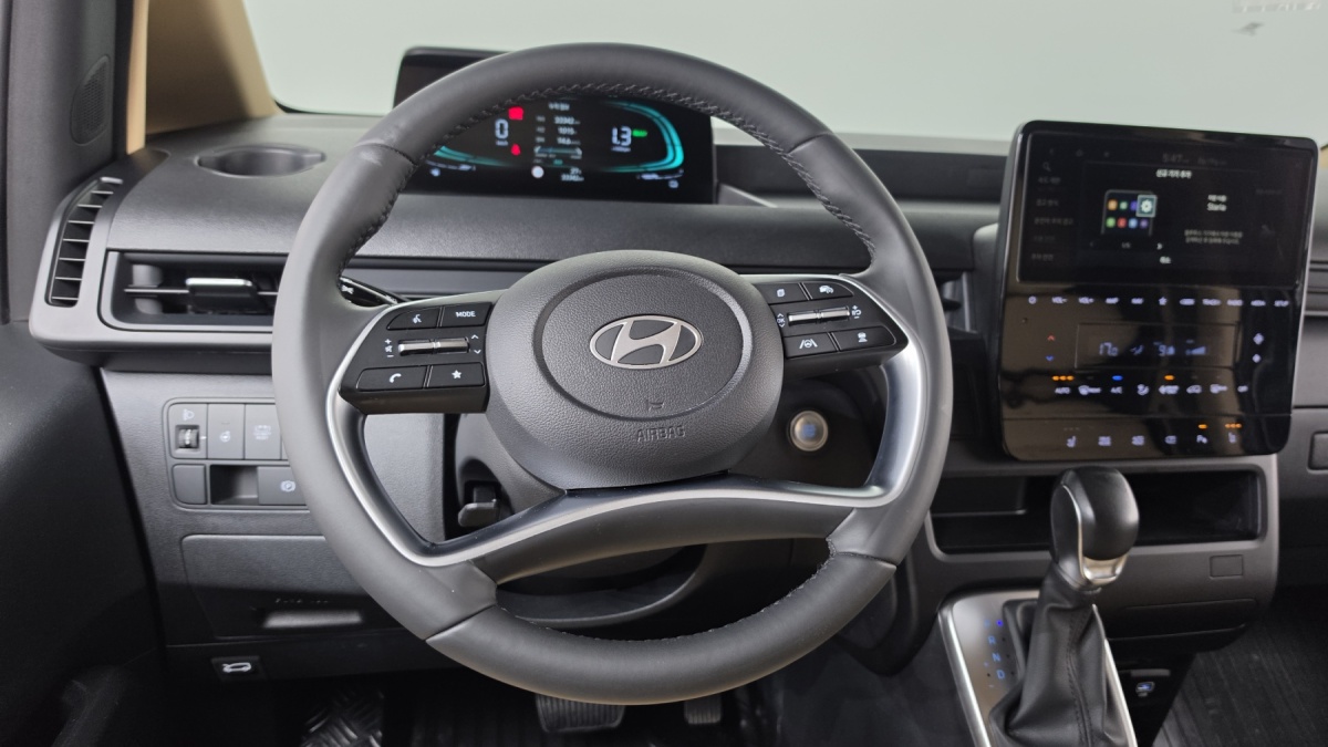 Hyundai Staria, 2023 — фото 11 из 12