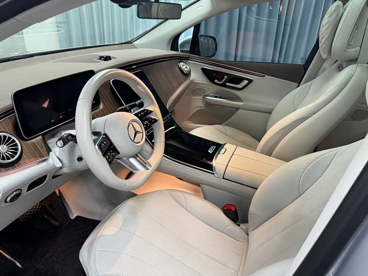 Mercedes-Benz EQE SUV, 2023 — фото 3 из 7