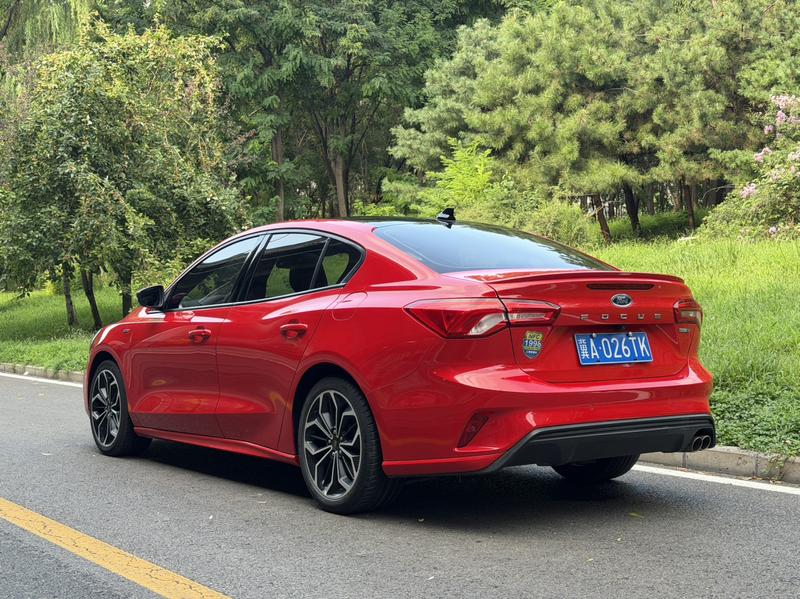 Ford Focus, 2021 — фото 4 из 10