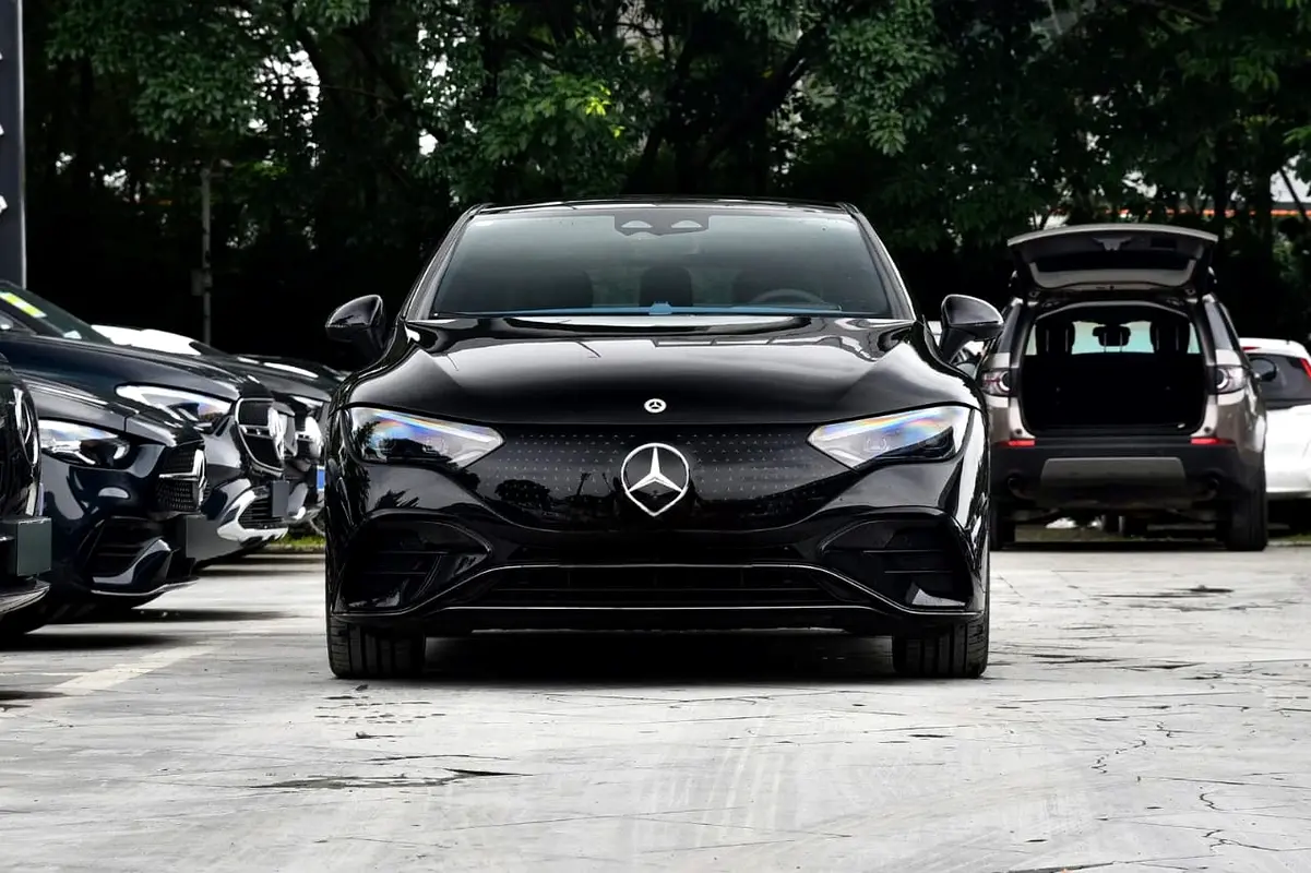 Mercedes-Benz EQE, 2024 — фото 2 из 10