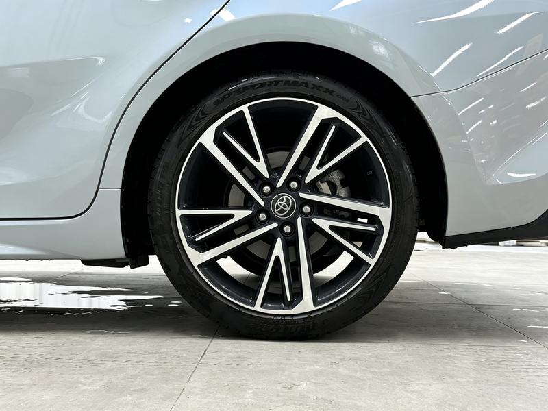 Toyota Camry, 2024 — фото 11 из 12