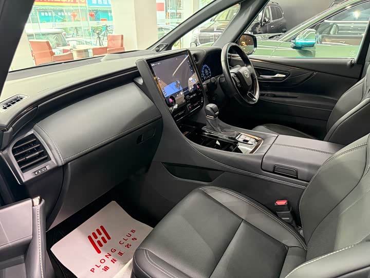 Toyota Alphard, 2026 — фото 7 из 9