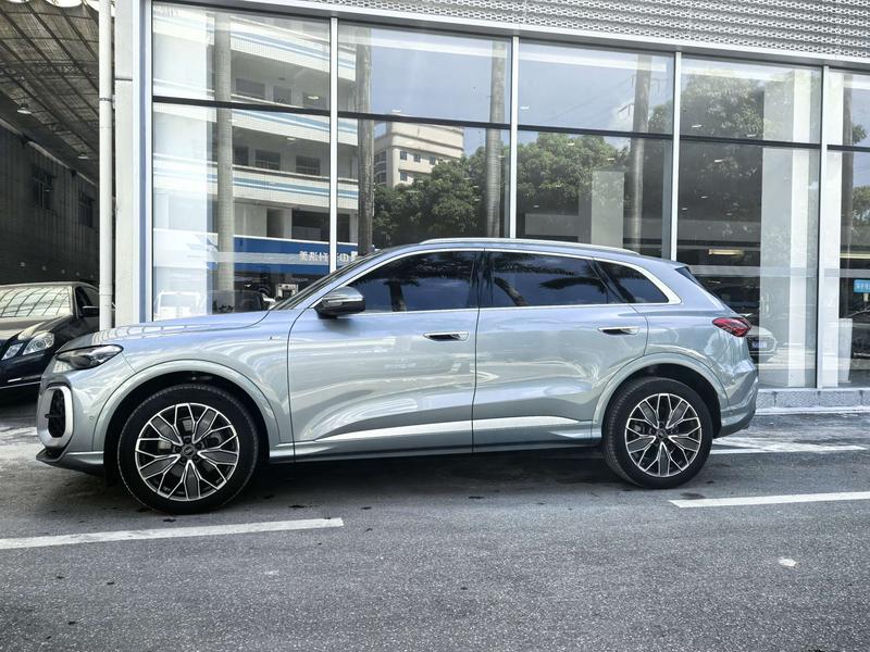 Audi Q5L, 2025 — фото 3 из 11